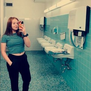 Meet your Posher, Ella